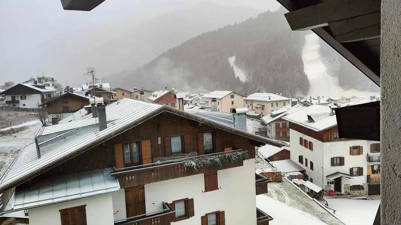 아파트 Appartamento Fronte Piste 아우론조디까도레